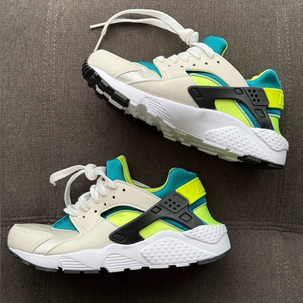 Nike Huarache Run (GS)
Phantom/Volt-bright/Spruce-black